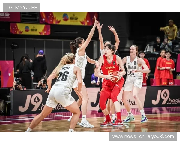 女篮中锋补篮得手引发球迷狂欢