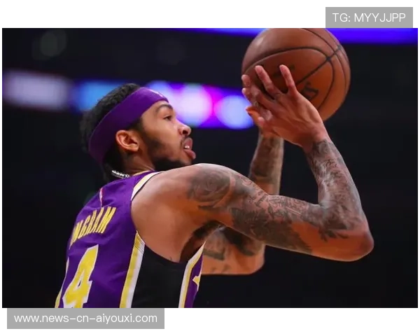 英格拉姆训练中的转身投篮极具美感